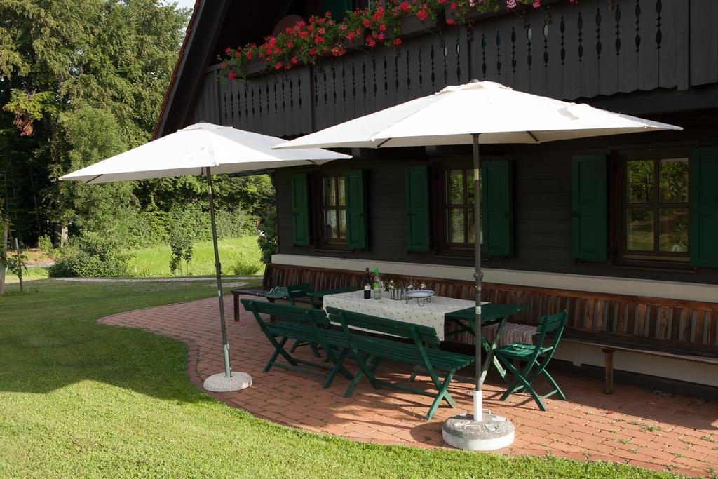 Ferienhaus Neubauer Spielfeld Exterior foto