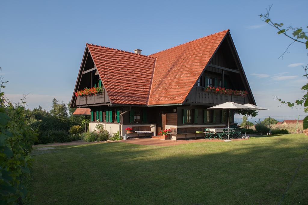 Ferienhaus Neubauer Spielfeld Exterior foto
