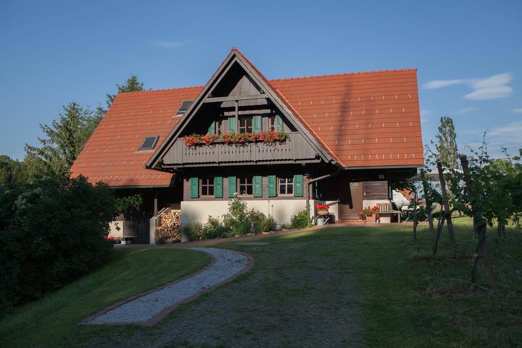 Ferienhaus Neubauer Spielfeld Exterior foto